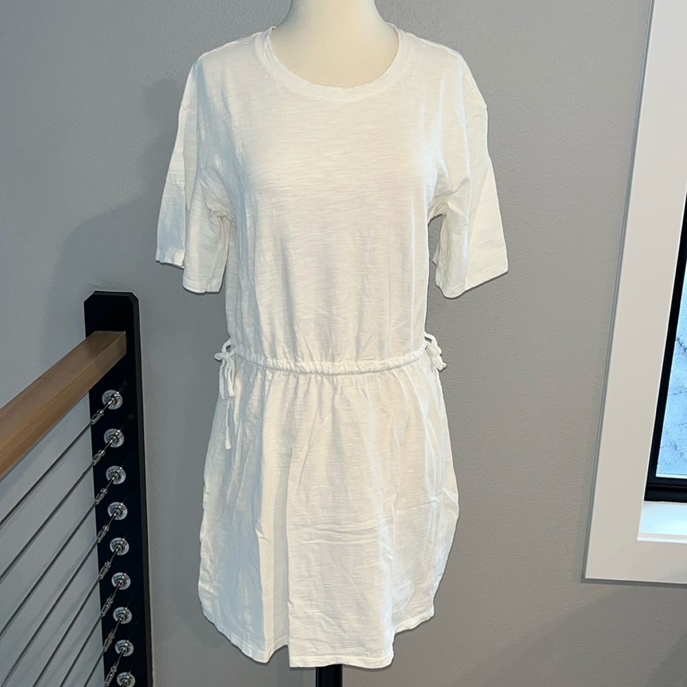 Old Navy tie waist cotton dress